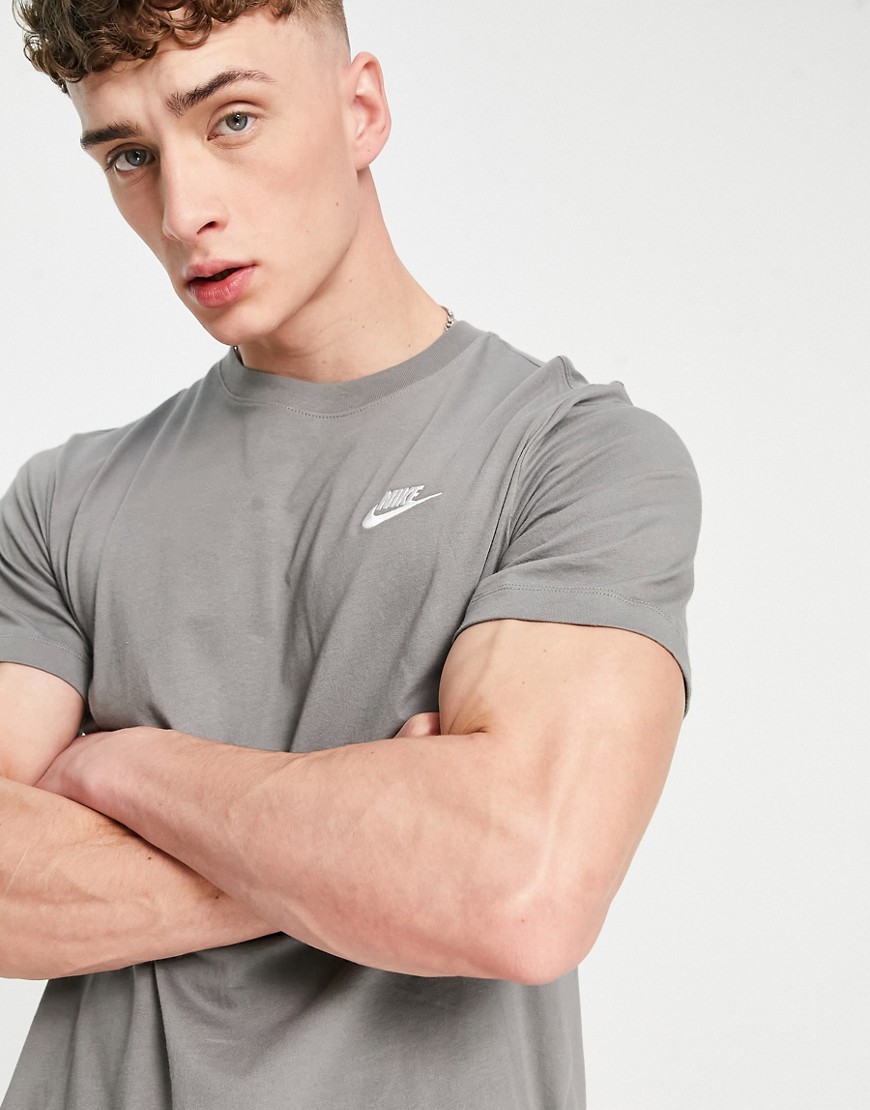 Nike Club t-shirt in flat gray-Grey