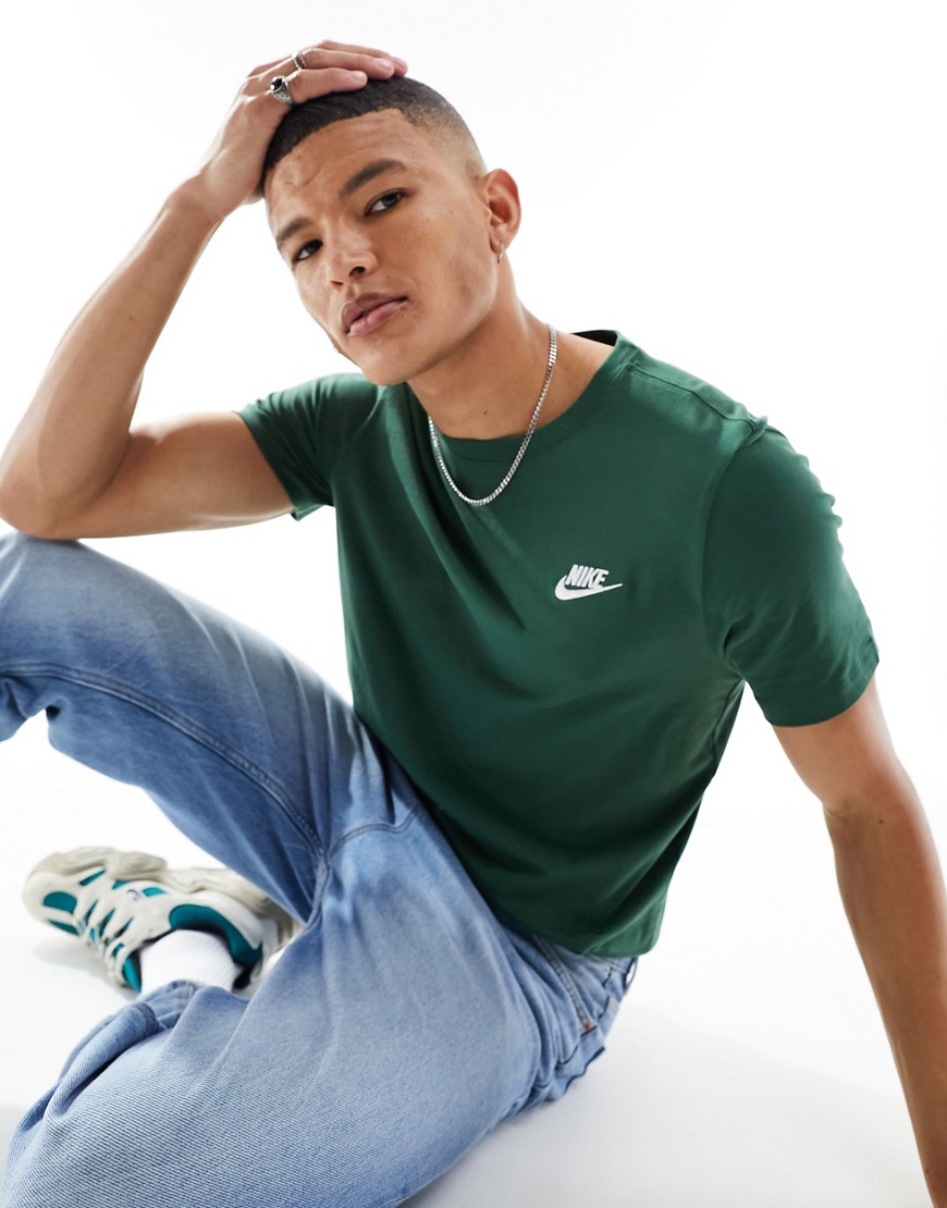 Nike Club t-shirt in forest green