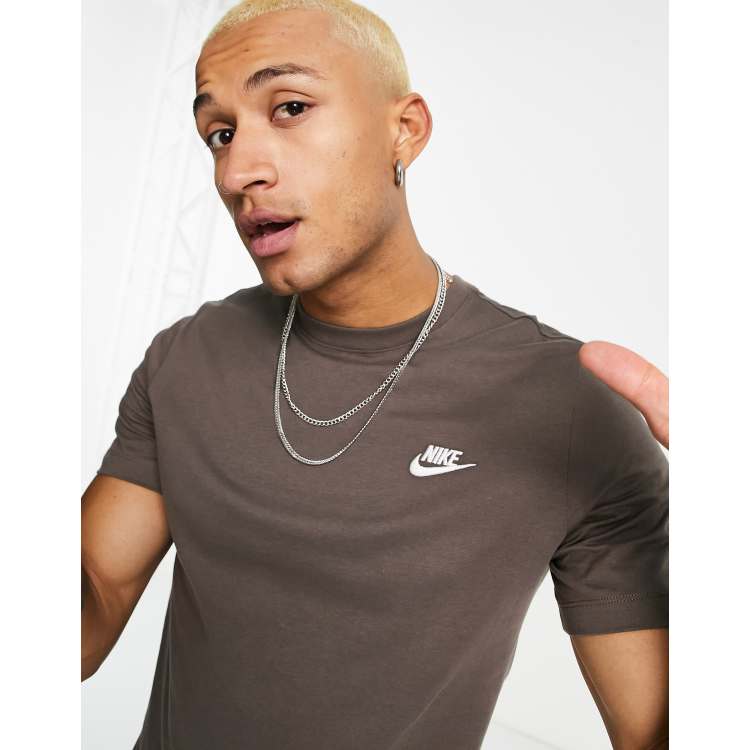 Nike Club t-shirt in ironstone brown