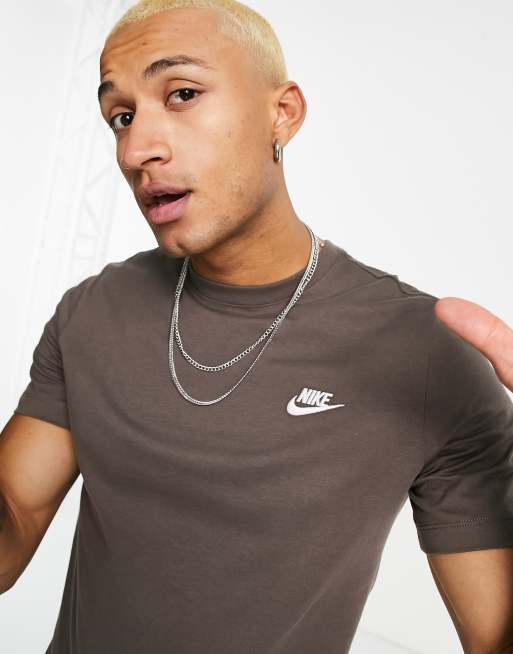 Nike Club t-shirt in ironstone brown