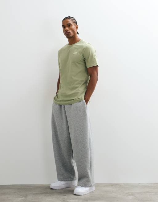 Nike Club T-shirt in licht kaki, 2 van 5