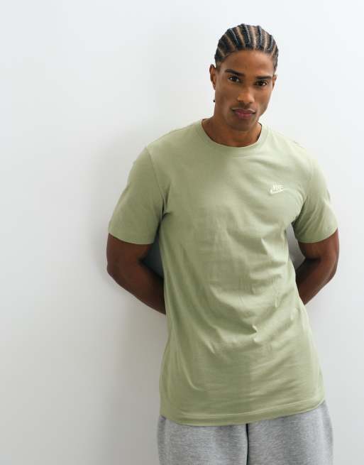 Nike Club T-shirt in licht kaki, 5 van 5