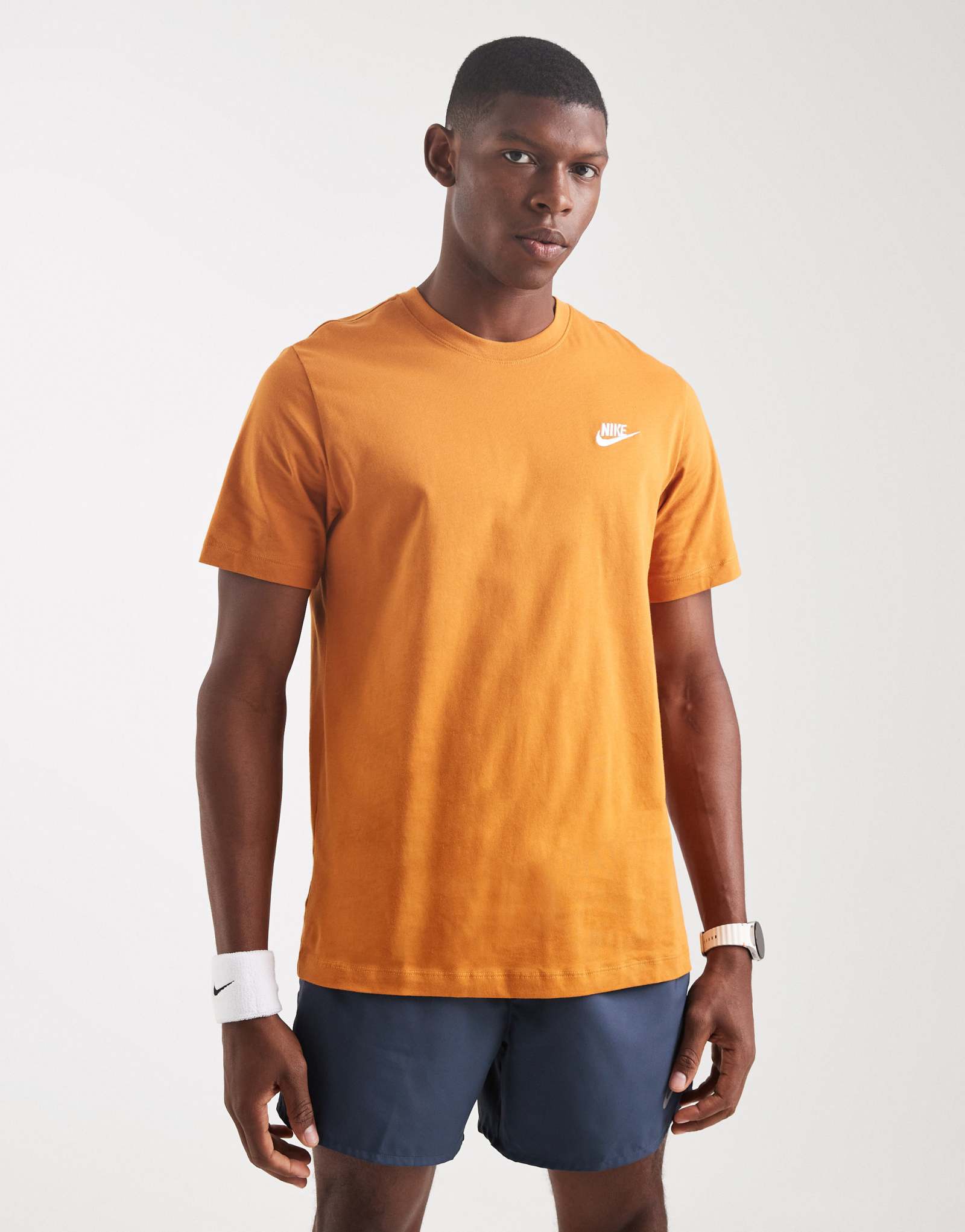 Клубная футболка Nike оранжевого цвета 
