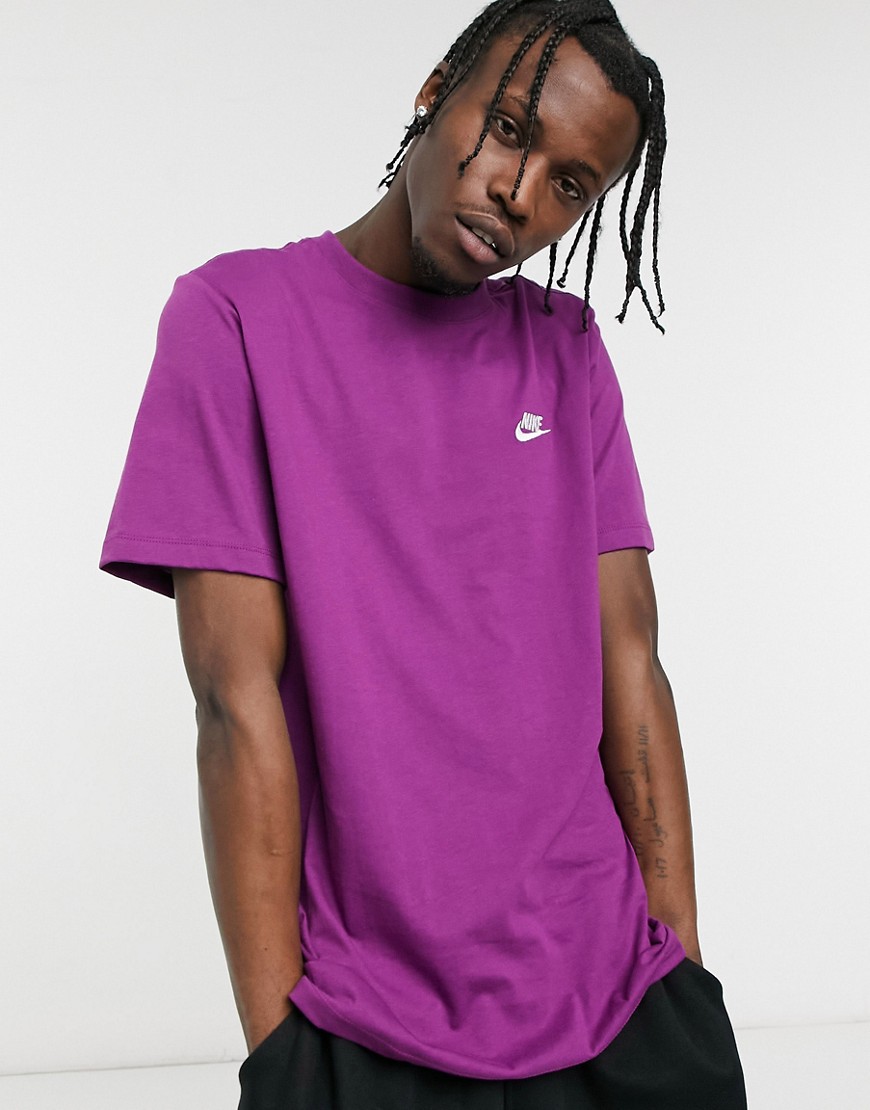 Nike Club t-shirt in purple