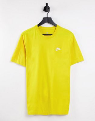Nike Club t-shirt in sulphur yellow