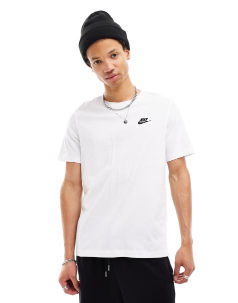 Nike – Club – T-Shirt in Weiß - view 1