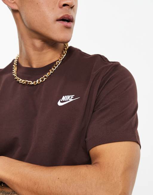 Nike Club T shirt marrone scuro ASOS