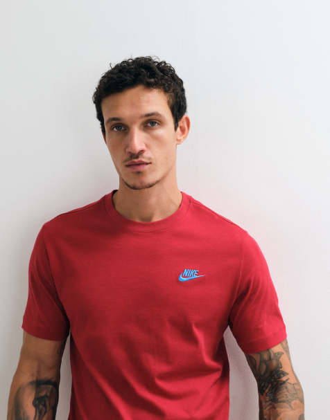 Nike Club T-shirt met logo op de borst in rood - view 1