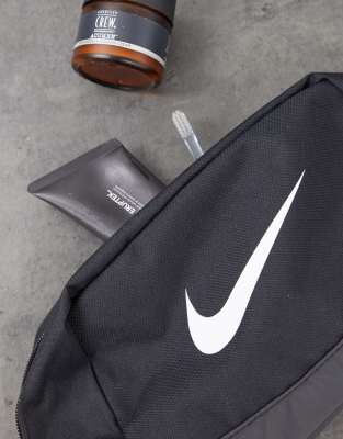 nike club team swsh toiletry gym bag