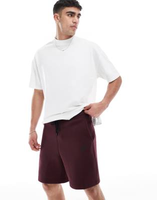 Nike Nike Club tech fleece shorts in burgundy-Red