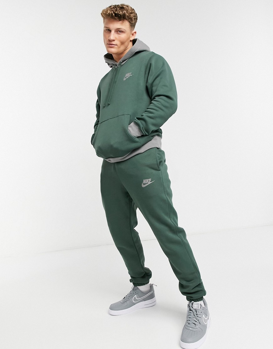 Nike Club tracksuit set in khaki-Green