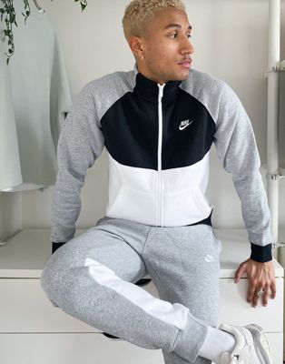 Nike – Club – Trainingsanzugs-Set in Schwarz/Grau