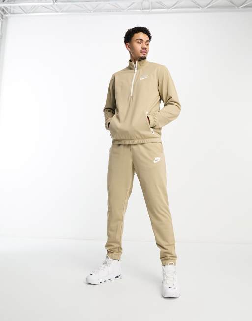 Beige 2024 nike trainingspak