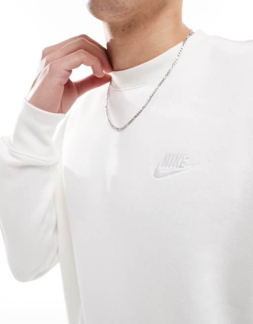 Nike Club Unisex Sweatshirt in gebrochenem WeiB mit Rundhalsausschnitt ASOS