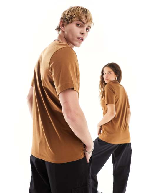 Nike Club Unisex T-shirt in tan