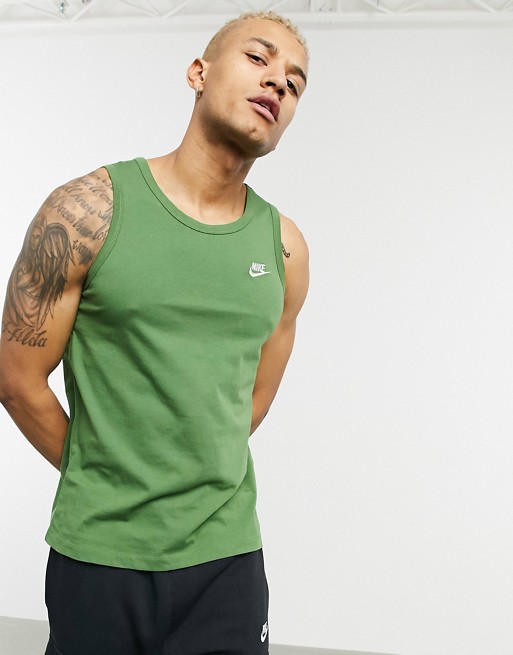 Nike Club vest in green