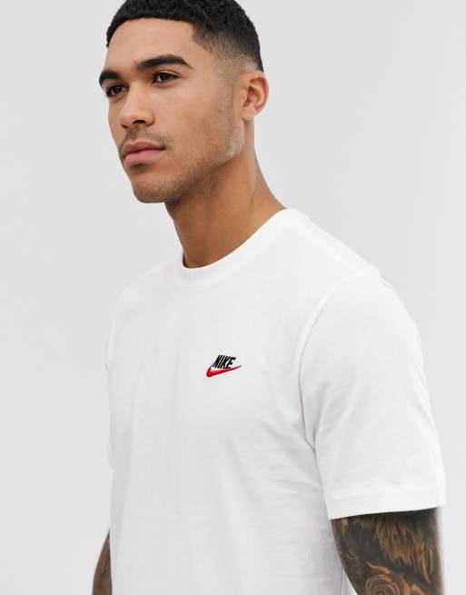 Nike – Club – Vit t-shirt med röd swoosh-logga, 3 av 4
