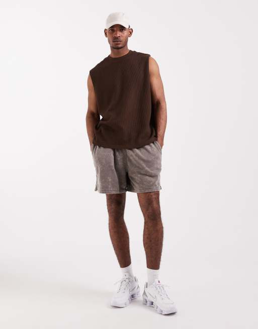 Nike Club Wash shorts in gray , 2 of 5