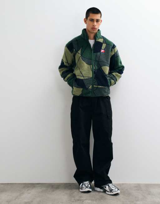 Nike Club Winter all over print fleece in green, 3 of 5