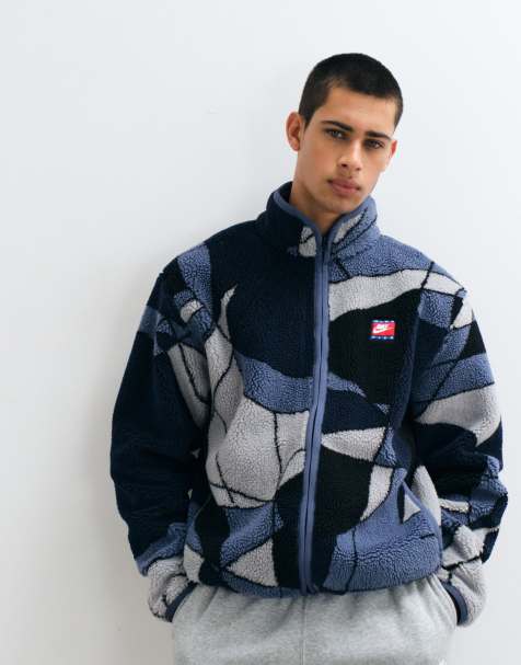 Nike Club Winter polaire imprimée all-over en bleu - view 1
