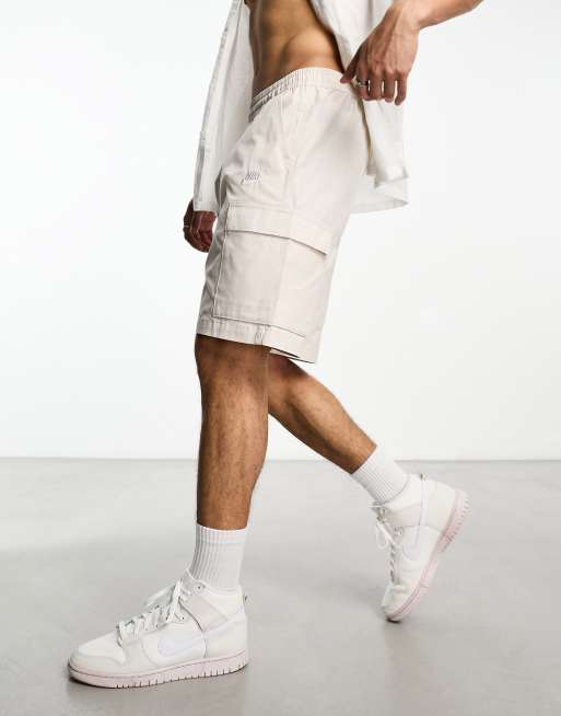 Nike Club Men's Woven Cargo Shorts