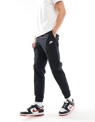Nike Nike Club woven cargo trouser in black