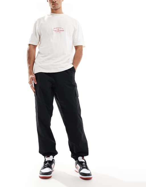 Nike Club woven cargo trousers in black, 4 of 5