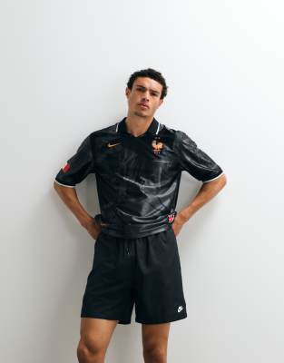 Nike Nike Club Woven shorts in black