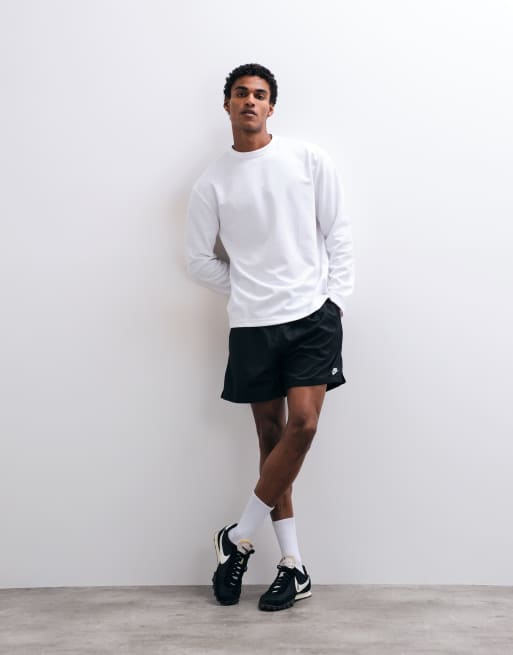 Nike Club woven shorts in black, 2 of 5