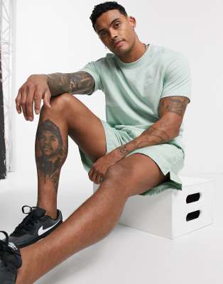 nike club essentials aop shorts