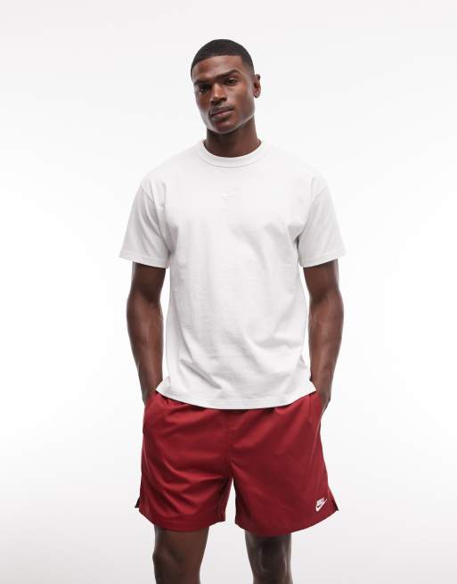 Nike Club Woven shorts in red, 2 of 9