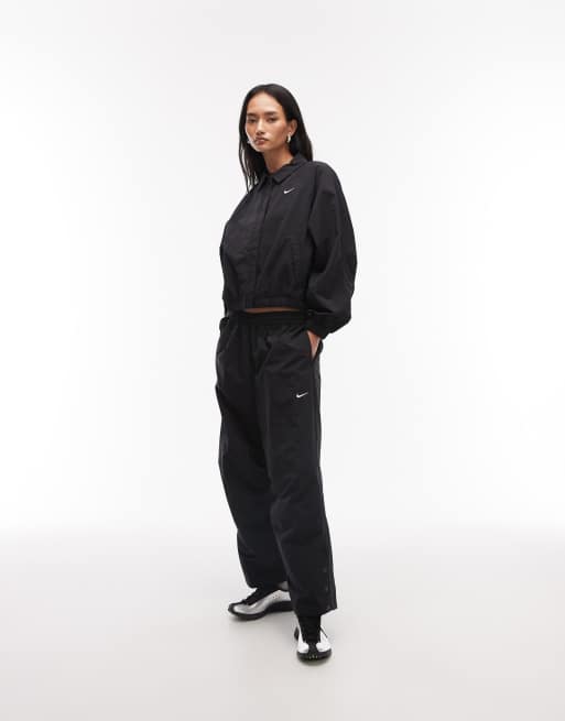 Nike coach jacket in black, 2 of 4
