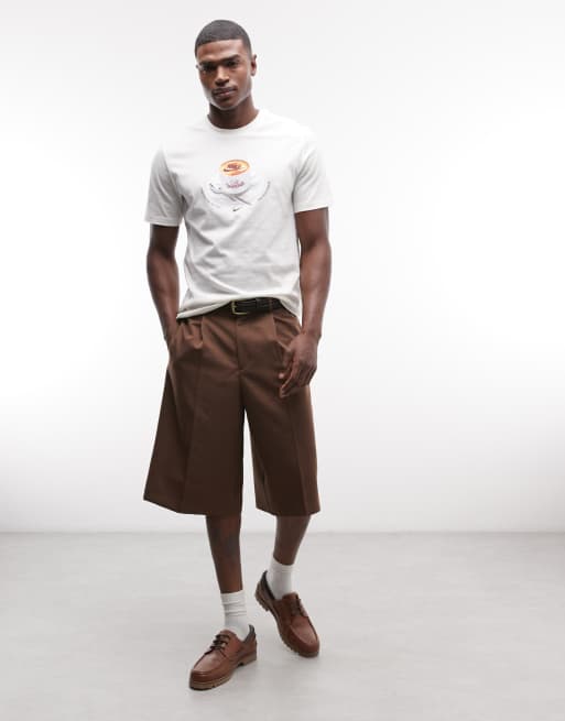 Nike coffee graphic T-shirt in beige , 2 of 5