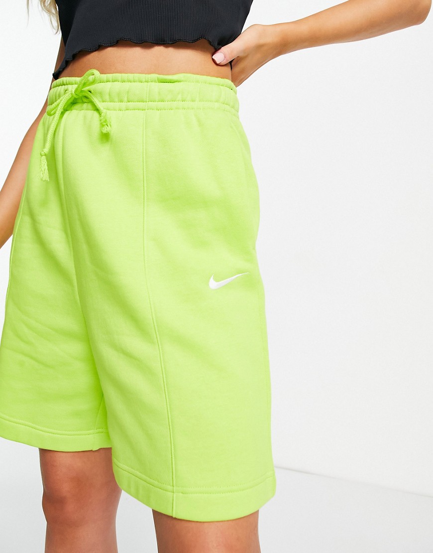 Nike Collection Fleece high-waisted shorts in lime-Green