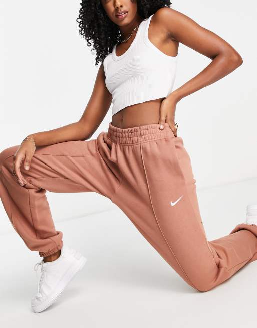 Nike Collection Fleece loose fit cuffed sweatpants in brown - BROWN, 4 of 4