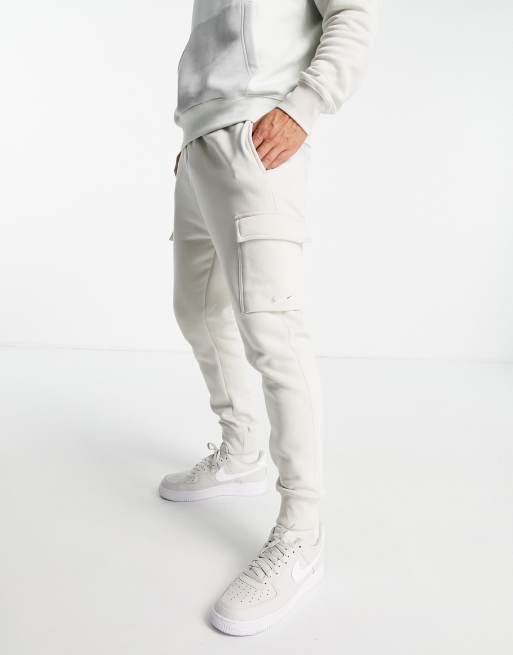 nike club cuffed cargo joggers in grey