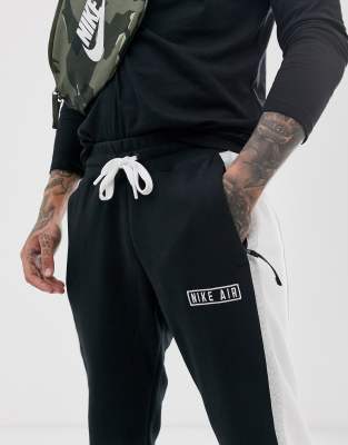 nike logo contrast sweatpants