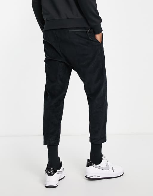 Nike hotsell cropped trousers