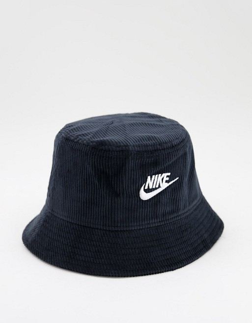 Nike core logo bucket hat in black