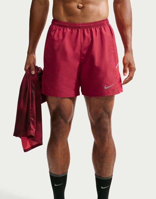 Nike Corsa Miler Dri-FIT pantaloncini 2-in-1 5-inch rossi, 2 di 4