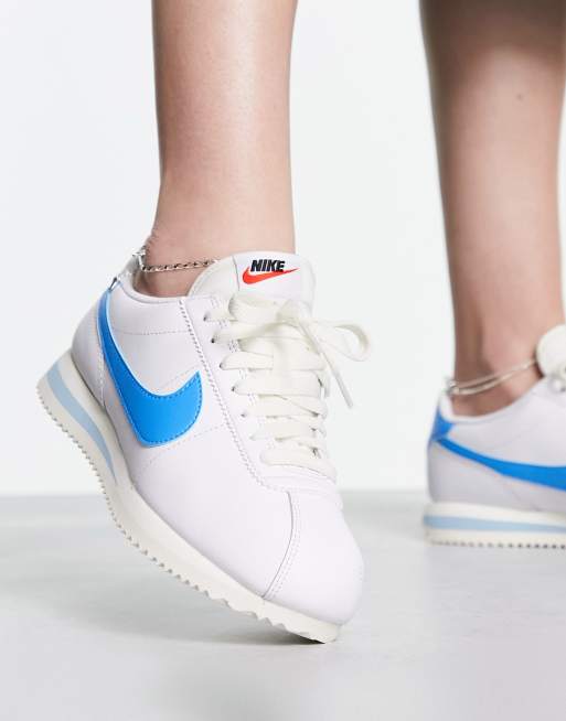 Nike cortez blanche store et bleu