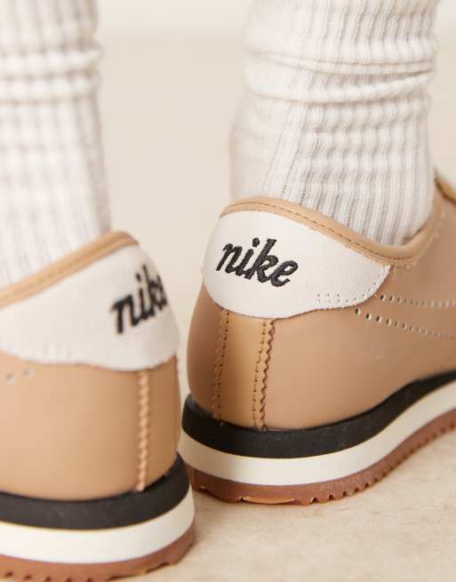 Nike Cortez Decon sneakers in beige, 4 of 5