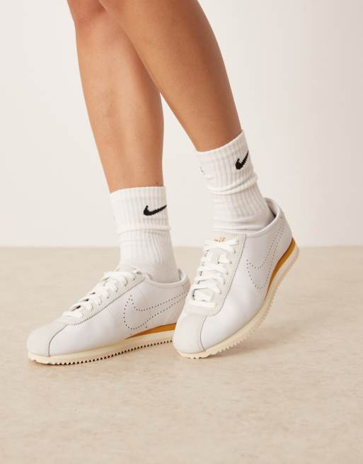 Nike Cortez Decon sneakers in white, 3 of 5