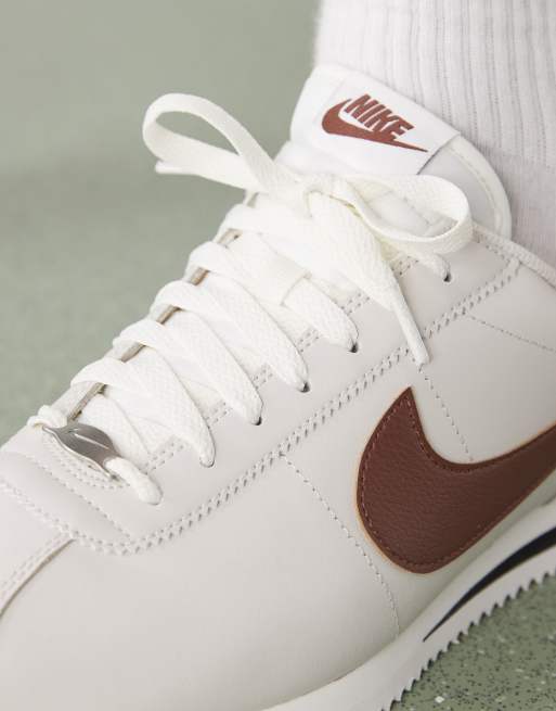 Nike Cortez leather sneakers in light brown, 4 of 5