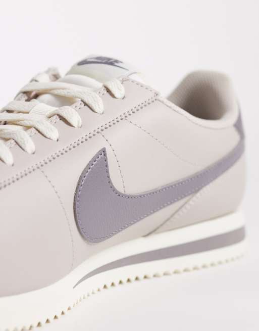 Nike Cortez leather sneakers in off-white and gray, 4 of 5