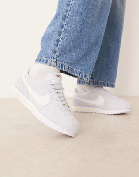 Nike – Cortez – Ljusgrå träningsskor i kanvas och unisex-modell - view 1