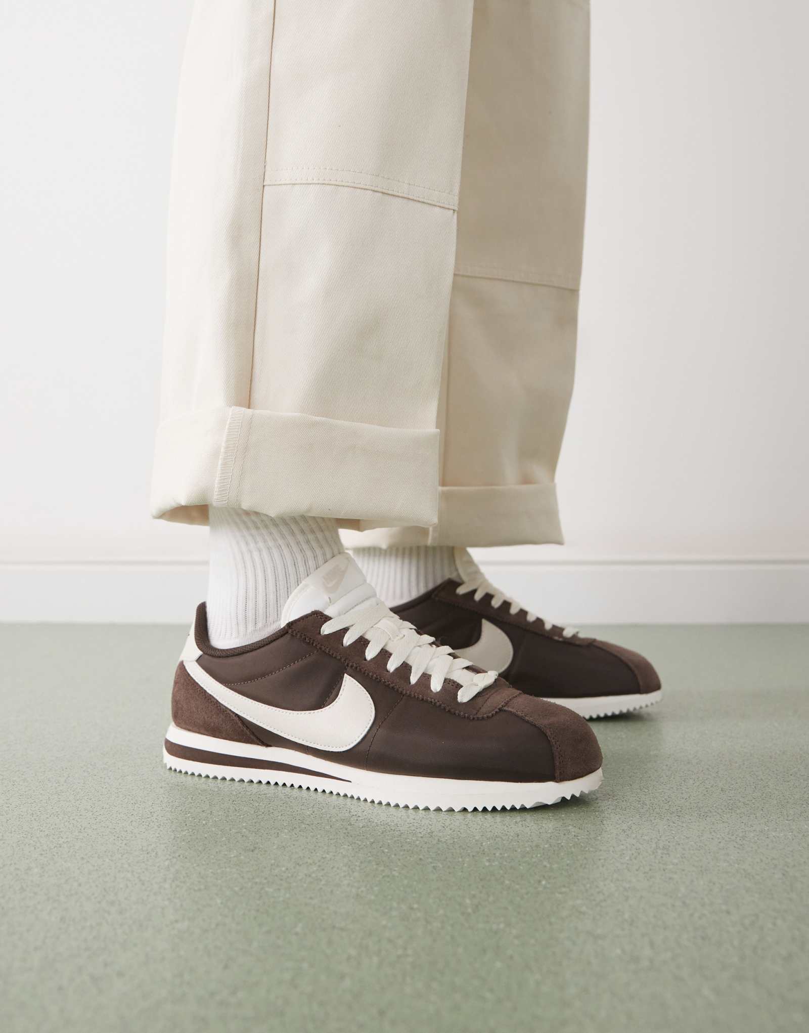 Кроссовки Nike Cortez коричневого цвета