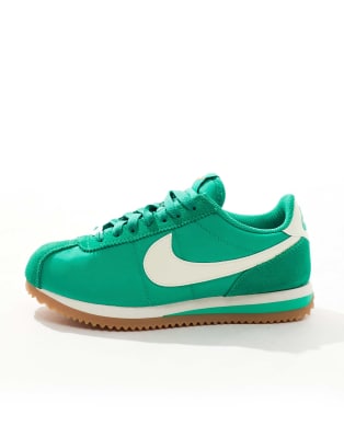 Nike Cortez Woman In Green
