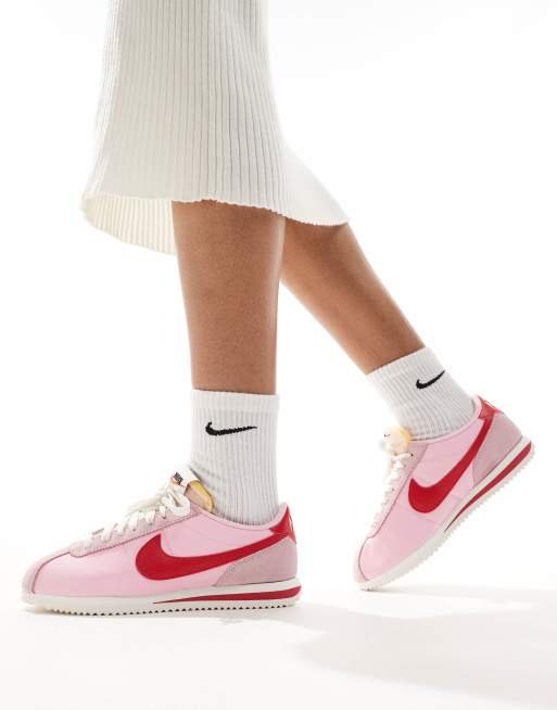 Nike Cortez sneakers in pink and red, 4 of 5