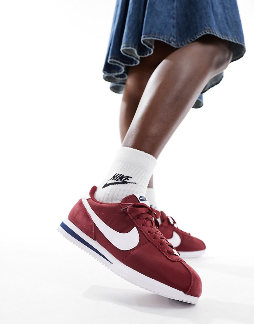 Nike Cortez Sneakers In Red